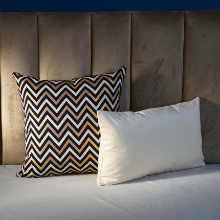 Poduszka gobelinowa 50x50cm Czarna Złota Zig-Zac PolDesign