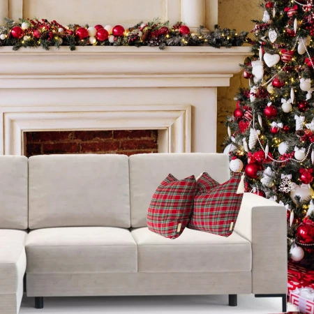 PILLOW XMAS ROOM WITH RED TARTAN DECORATION.jpg
