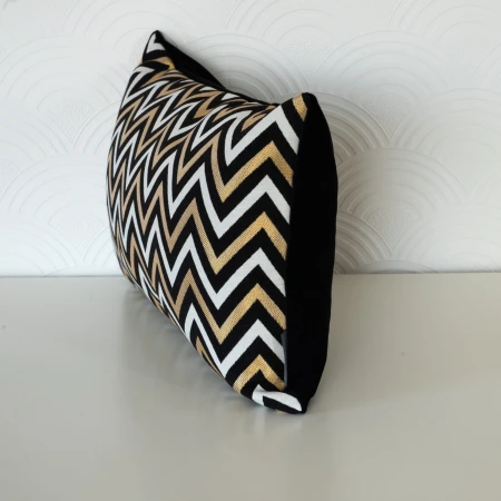 Poszewka złota 30x50cm Czarna Złota Poduszka Świąteczna Zig-Zac PolDesign